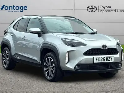 Used Toyota Yaris Cross Design 113 HP (83 kW) 2025 Silver SUV