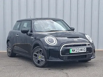 Używany Mini Cooper S Level 2 135 kW (184 KM) 2023 Czarny Hatchback