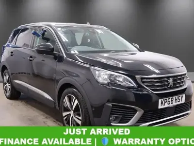 Usado Peugeot 5008 Allure 130 HP (95 kW) 2018 Preto SUV