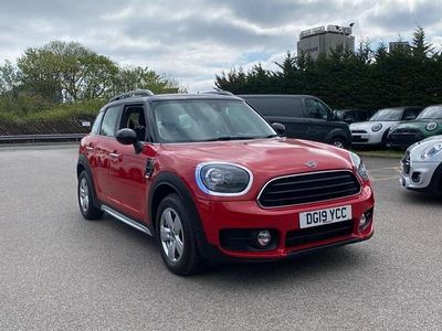 Używany Mini Cooper Countryman Classic 134 KM (98 kW) 2019 Czerwony SUV