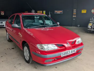 Used Renault Mégane 107 HP (78 kW) 1998 Red Sedan