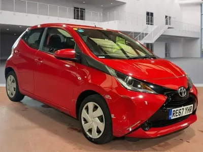 Used Toyota Aygo X-play 68 HP (50 kW) 2018 Red Hatchback