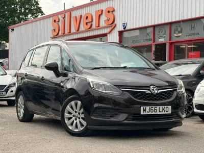 Used Vauxhall Zafira Tourer Design Edition 140 HP (102 kW) 2016 Brown MPV
