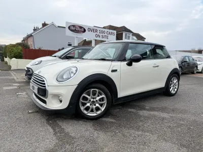 Używany Mini Cooper Hatch 136 KM (100 kW) 2014 Biały Hatchback