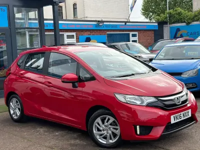 Used Honda Jazz SE 102 HP (75 kW) 2016 Red Hatchback