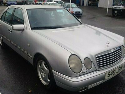 Usado Mercedes E300 1999 Sedan