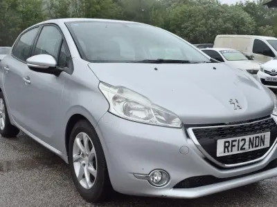 Used Peugeot 208 Active 115 HP (84 kW) 2012 Silver Hatchback