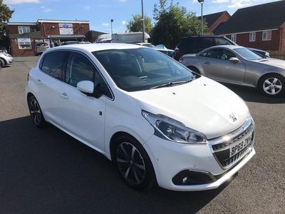 Used Peugeot 208 S 100 HP (73 kW) 2019 White Hatchback