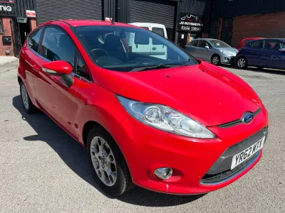 Używany Ford Fiesta Zetec 2012 Czerwony Hatchback