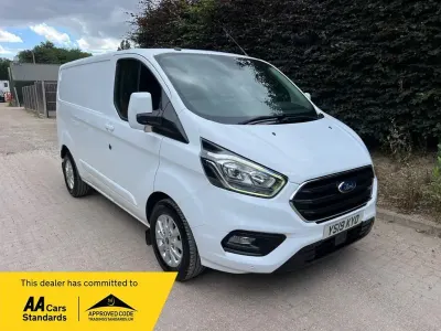 Used Ford Transit Custom Limited 130 HP (95 kW) 2019 White Van