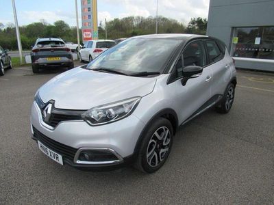 Used Renault Captur Dynamique 90 HP (66 kW) 2016 Silver/black SUV