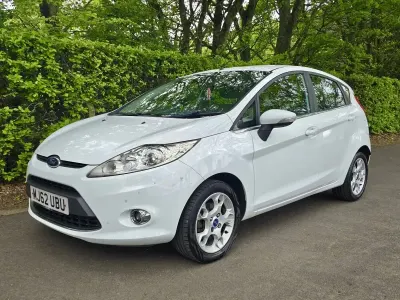 Used Ford Fiesta Zetec 82 HP (60 kW) 2012 White Hatchback
