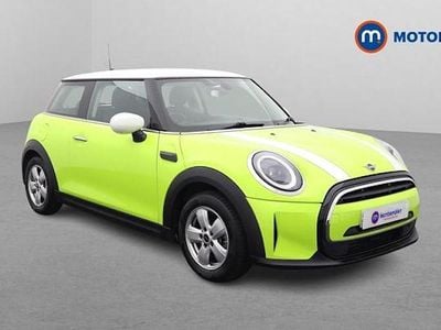 Used Mini Cooper Classic 136 HP (100 kW) 2022 Yellow Hatchback