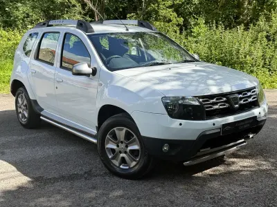 Used Dacia Duster Lauréate 110 HP (80 kW) 2015 White SUV