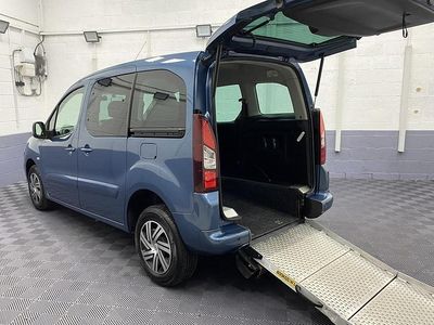 Used Citroën Berlingo Feel 100 HP (73 kW) 2018 Blue MPV