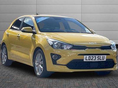 Used Kia Rio 118 HP (86 kW) 2023 Yellow Hatchback