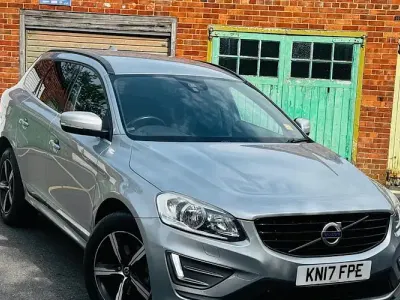 Used Volvo XC60 R-Design 190 HP (139 kW) 2017 SUV