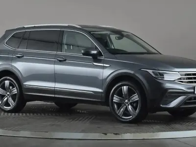 Używany VW Tiguan Life 150 KM (110 kW) 2023 Szary SUV