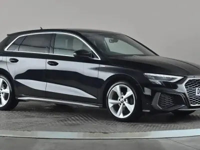 Usado Audi A3 S-Line 110 HP (80 kW) 2022 Preto Sedan