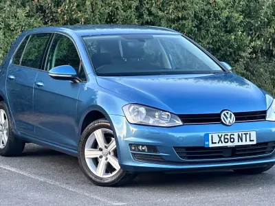 Used VW Golf VII Edition 125 HP (91 kW) 2016 Blue Hatchback