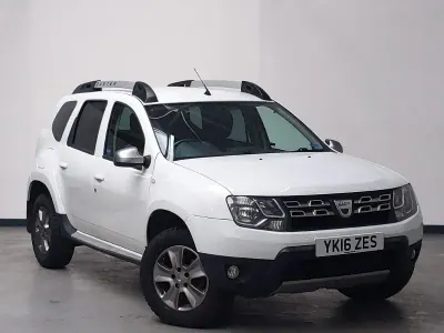 Used Dacia Duster Lauréate 125 HP (91 kW) 2016 White SUV