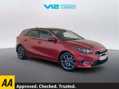 Usado Kia Ceed 158 HP (116 kW) 2023 Vermelho Citadino