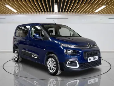 Używany Citroën Berlingo Feel 100 KM (73 kW) 2020 Niebieski Minivan