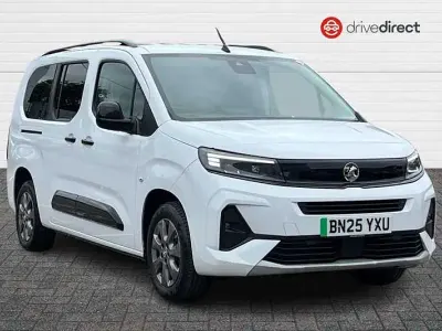 Used Vauxhall Combo Ultimate 100 kW (136 HP) 2025 White MPV