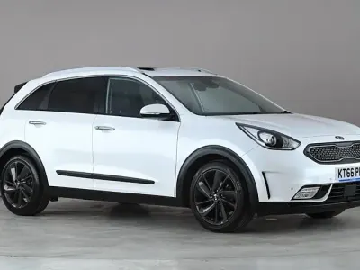 Używany Kia Niro First Edition 141 KM (103 kW) 2017 Biały SUV