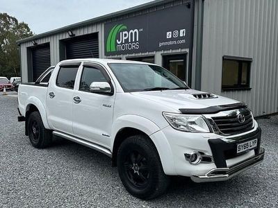 White Used 2015 Toyota HiLux Pickup | £15,950 (Expensive)