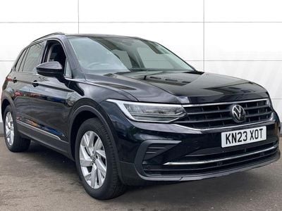 Usado VW Tiguan Life 150 HP (110 kW) 2023 Preto SUV