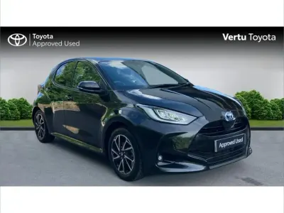 Used Toyota Yaris Design 116 HP (85 kW) 2023 Black Hatchback