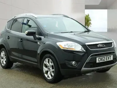 Usado Ford Kuga Zetec 140 CV (102 kW) 2012 Negro SUV