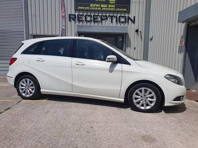 Mercedes B200