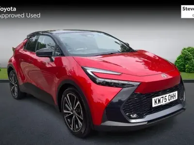 Used Toyota C-HR 140 HP (102 kW) 2026 Red SUV