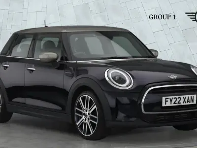 Używany Mini Cooper Exclusive 136 KM (100 kW) 2022 Czarny Hatchback