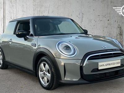 Moonwalk grey Used 2022 Mini Cooper Classic Hatchback | £16,509 (Fair price)