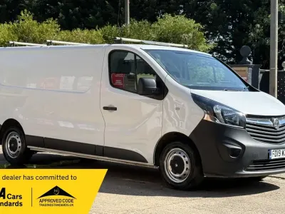 Used Vauxhall Vivaro S 95 HP (69 kW) 2019 White MPV