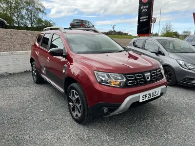 Used Dacia Duster 2021 Fusion red SUV