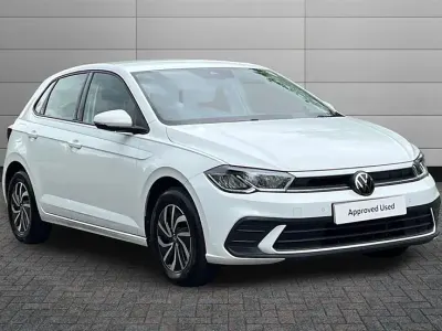 Used VW Polo Life 95 HP (69 kW) 2023 Pure white Hatchback