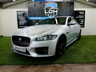 Usado Jaguar XF R-Sport 180 HP (132 kW) 2016 Prateado Sedan