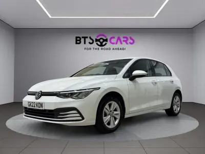 Usado VW Golf VIII Life 110 HP (80 kW) 2022 Branco Citadino