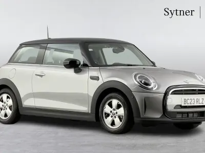 Używany Mini Cooper Classic 134 KM (98 kW) 2023 Srebrny Hatchback
