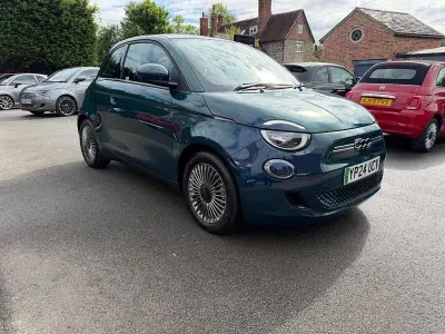 Usado Fiat 500e 86 kW (118 HP) 2024 Verde Citadino