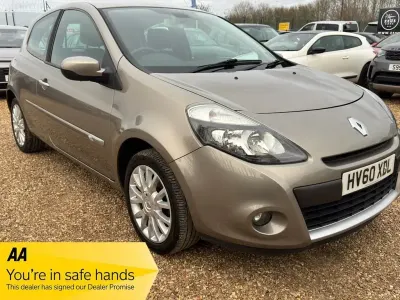 Usado Renault Clio II Dynamique 86 HP (63 kW) 2010 Bege Citadino