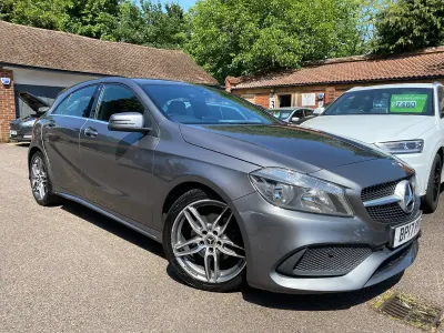 Begagnad Mercedes A160 AMG line 2017 Grå Halvkombi