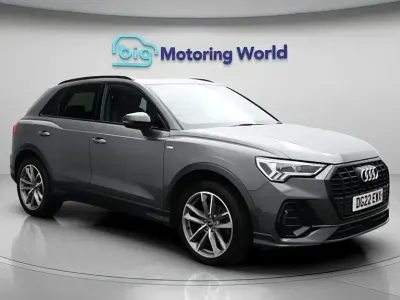 Używany Audi Q3 Black Edition 150 KM (110 kW) 2022 Szary SUV