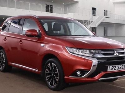 Red Used 2016 Mitsubishi Outlander P-HEV | £9,995 (Fair price)