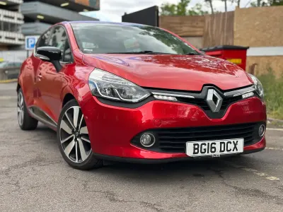 Used Renault Clio Dynamique 90 HP (66 kW) 2016 Red Hatchback