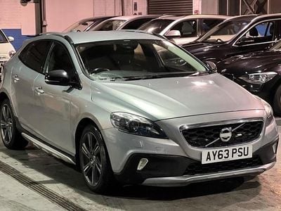Used 2013 Volvo V40 CC Estate | £5,690 (Fair price)
